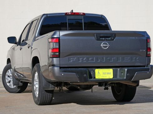 Used 2022 Nissan Frontier SV w/ SV Premium Package RWD image 5