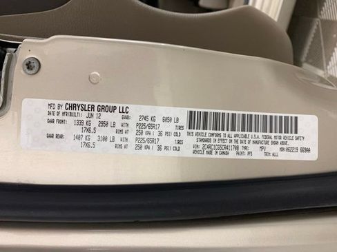 Used 2012 Chrysler Town & Country Touring-L w/ Premium Group FWD image 37