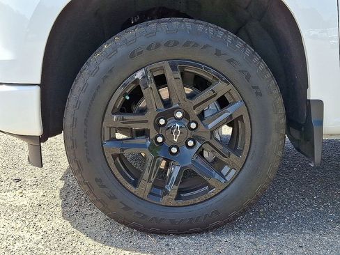 Certified 2024 Chevrolet Silverado 1500 Custom w/ Turbomax Blackout Package image 7