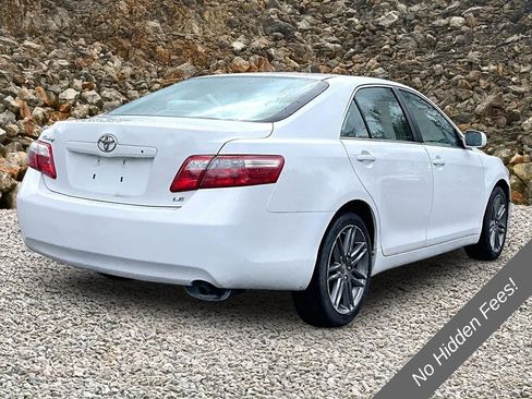 Used 2009 Toyota Camry FWD image 2