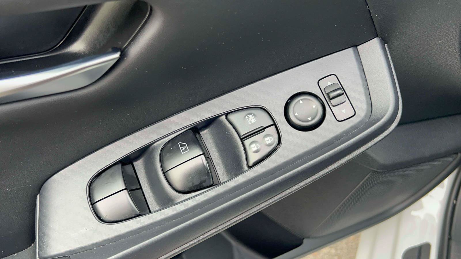 Used 2024 Nissan Sentra SV FWD image 22