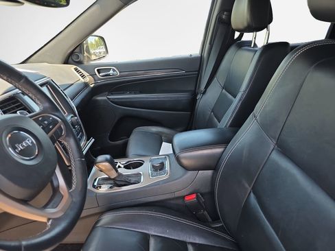 Used 2017 Jeep Grand Cherokee Limited AWD/4WD image 12
