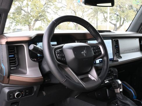 Used 2023 Ford Bronco Outer Banks image 17