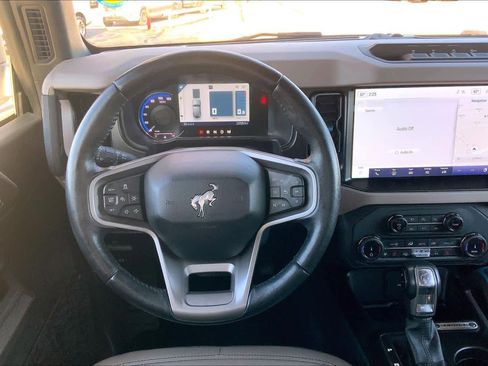 Certified 2022 Ford Bronco Wildtrak image 5