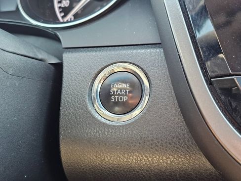 Used 2018 Toyota Camry SE w/ Moonroof Package FWD image 18