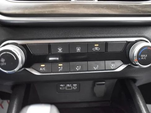 Used 2024 Nissan Altima 2.5 SV FWD image 32