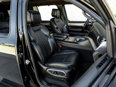 Used 2024 Jeep Wagoneer Series II w/ Convenience Group I image 38