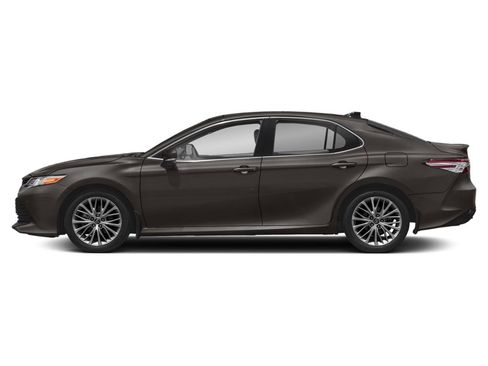Used 2018 Toyota Camry XLE w/ Audio Package FWD image 2