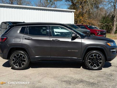 Used 2020 Jeep Compass Trailhawk image 4