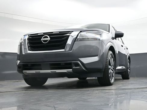 Used 2023 Nissan Pathfinder Platinum w/ Cargo Package image 39