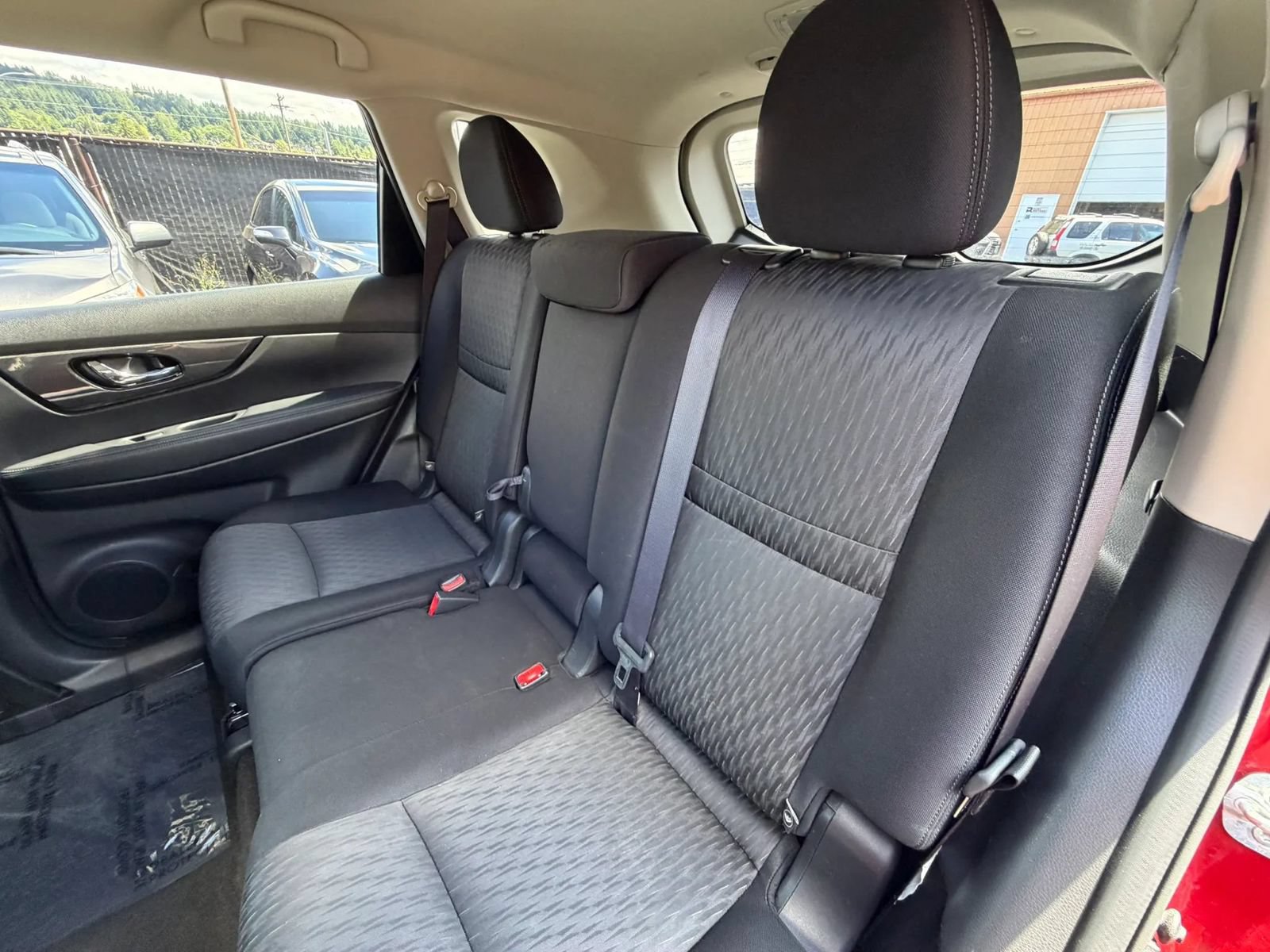 Used 2017 Nissan Rogue S w/ S Appearance Package AWD/4WD image 27