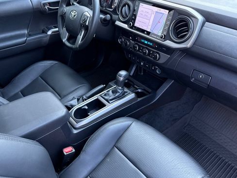 Used 2023 Toyota Tacoma Limited w/ Nightshade Package AWD/4WD image 15
