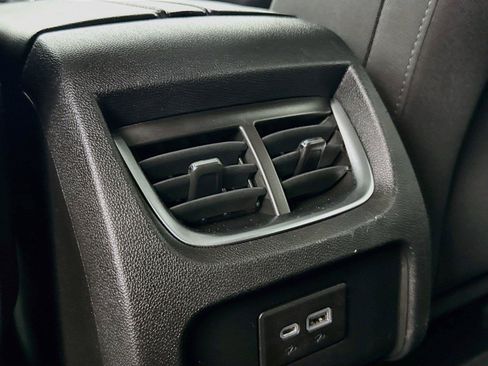Used 2022 Chevrolet Blazer LT AWD/4WD image 25