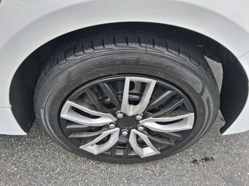 Used 2021 Toyota Corolla LE FWD image 16