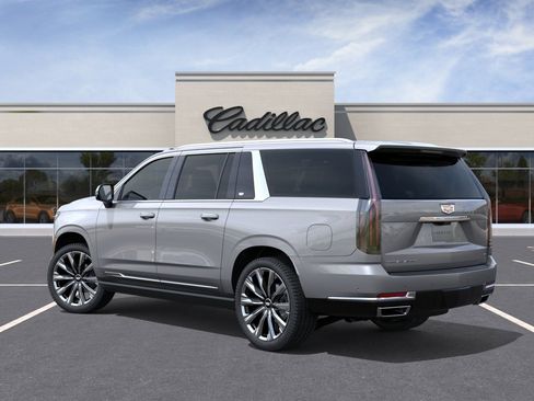 New 2026 Cadillac Escalade ESV Platinum Luxury AWD/4WD image 4