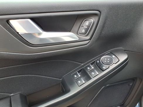 Certified 2024 Ford Escape SE FWD image 12