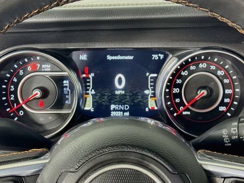 Used 2022 Jeep Wrangler Unlimited Rubicon AWD/4WD image 16