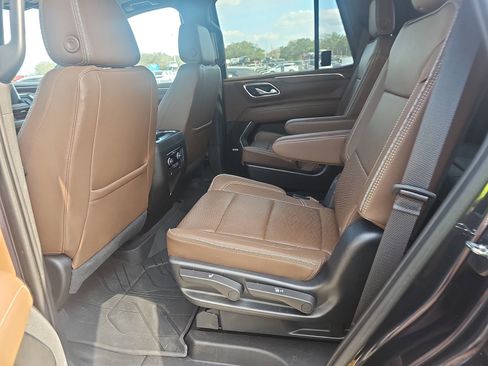 Used 2023 Chevrolet Tahoe High Country image 11