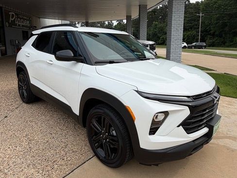 New 2026 Chevrolet TrailBlazer LT FWD image 1