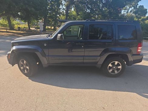 Used 2008 Jeep Liberty Sport w/ Popular Equipment Group AWD/4WD image 3