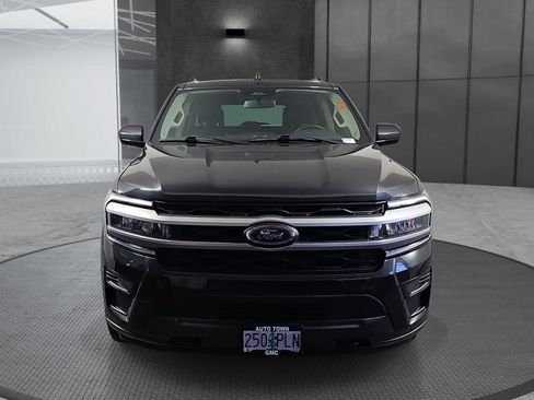 Used 2023 Ford Expedition XLT AWD/4WD image 2