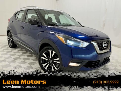 Used 2020 Nissan Kicks SR image 1