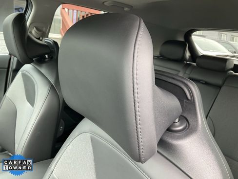 Used 2024 Kia Niro EX Touring image 17