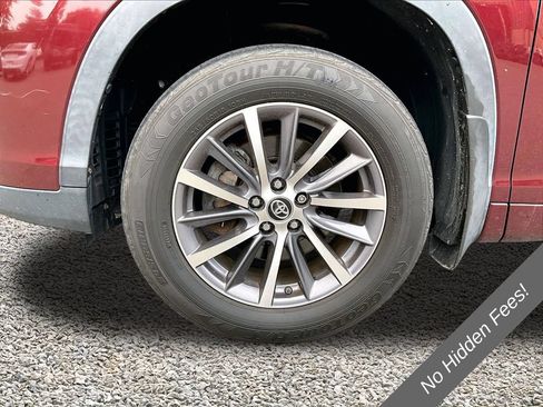Used 2017 Toyota Highlander XLE w/ Protection Package #3 AWD/4WD image 9