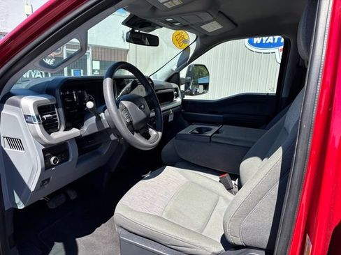 Used 2023 Ford F250 XLT w/ Snow Plow Prep Package AWD/4WD image 12