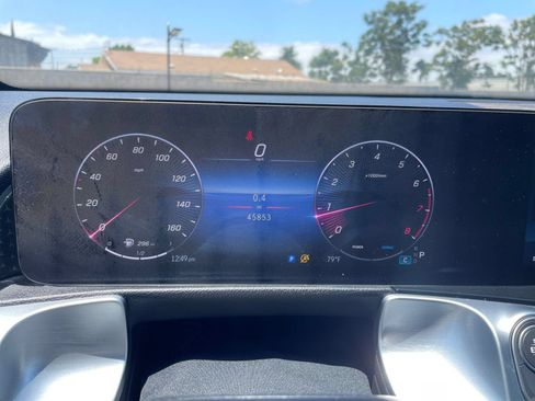 Used 2025 Mercedes-Benz GLB 250 4MATIC image 42