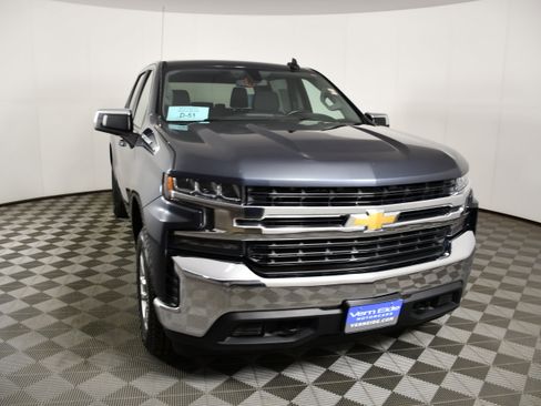 Used 2022 Chevrolet Silverado 1500 LT AWD/4WD image 3