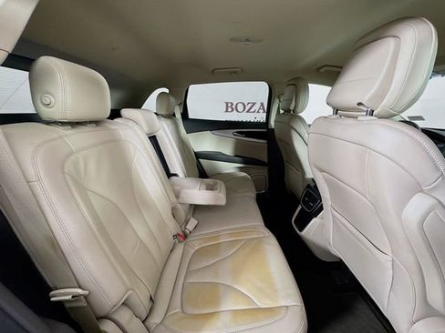 Used 2020 Lincoln Nautilus Standard w/ Equipment Group 101A image 31