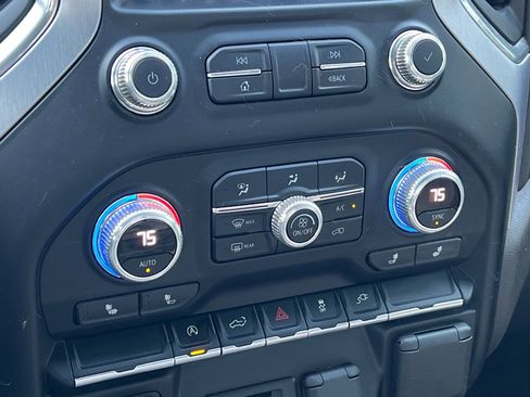 Used 2020 GMC Sierra 1500 SLE w/ SLE Value Package image 28