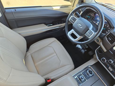 Certified 2024 Ford Expedition Limited image 20