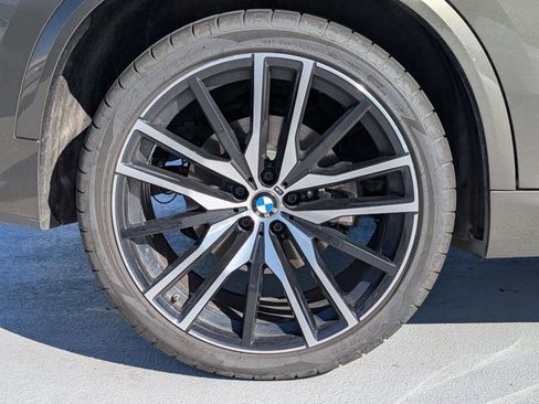 Used 2023 BMW X5 xDrive40i w/ M Sport Package image 9