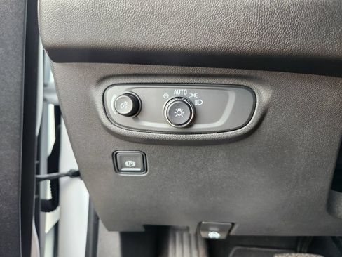 Used 2022 GMC Terrain SLE w/ Driver Convenience Package FWD image 23