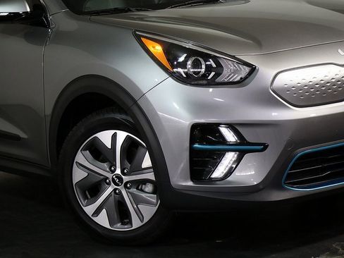 Used 2022 Kia Niro EX w/ Cold Weather Package image 8