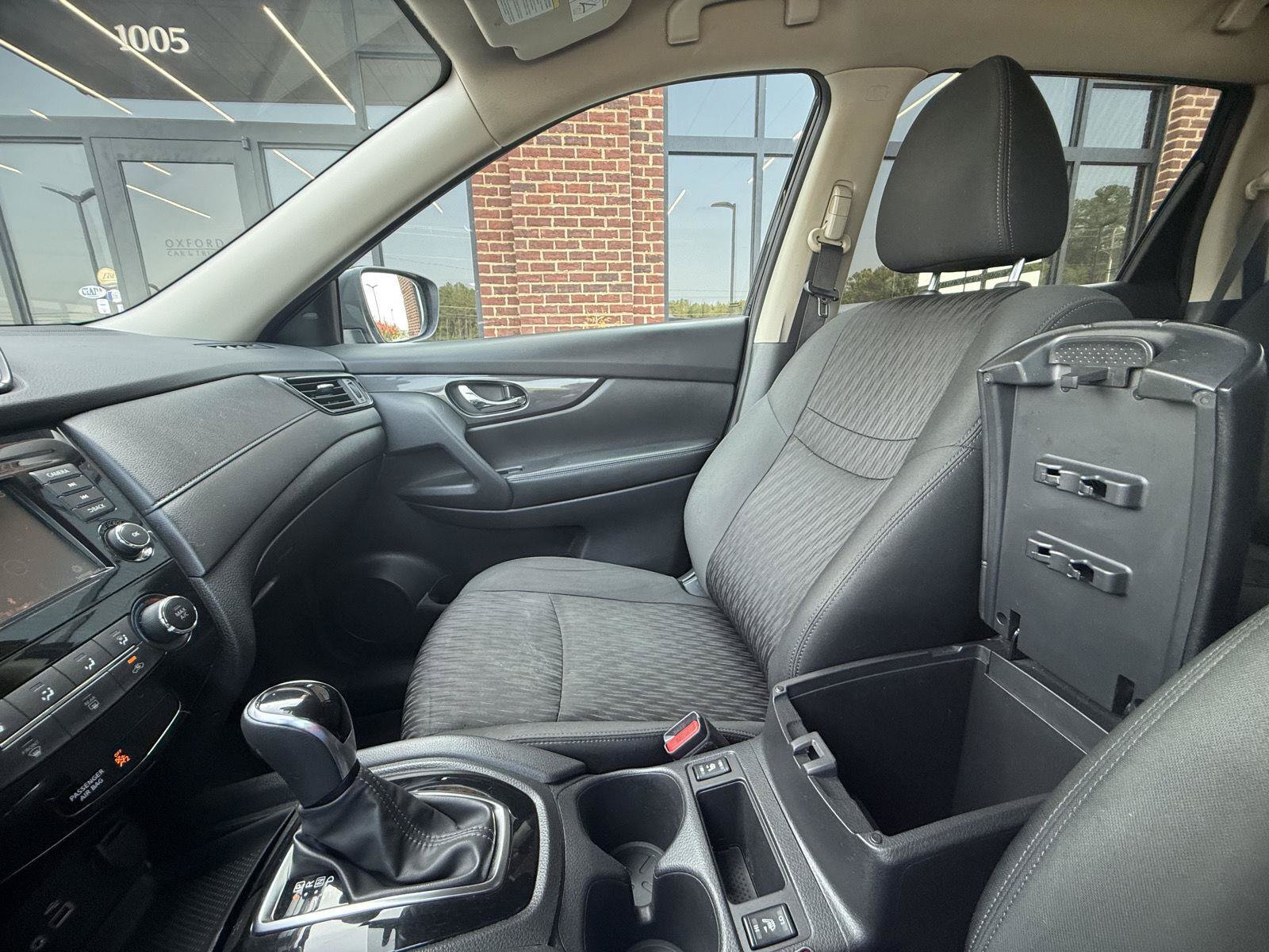 Used 2020 Nissan Rogue S w/ Special Edition Package FWD image 15