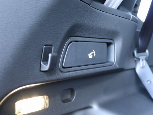 Used 2025 Mitsubishi Outlander SEL AWD/4WD image 35