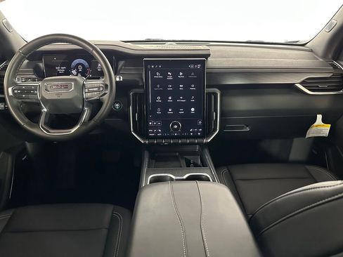 Used 2024 GMC Acadia Elevation w/ Luxury Package FWD image 10
