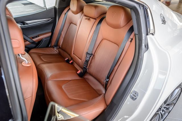 Used 2018 Maserati Ghibli RWD image 46