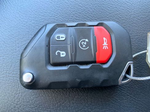 Used 2025 Jeep Wrangler Sahara image 22