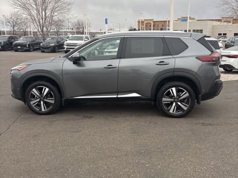 Used 2023 Nissan Rogue SL w/ SL Premium Package image 8