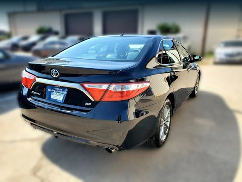 Used 2016 Toyota Camry SE FWD image 11
