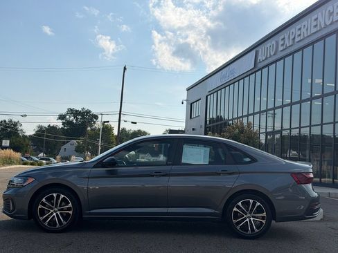 Used 2023 Volkswagen Jetta Sport FWD image 2