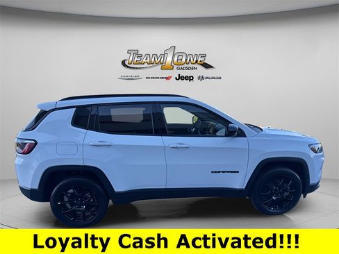 New 2026 Jeep Compass Latitude image 9