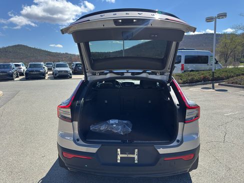 Used 2023 Volvo C40 P8 Recharge Ultimate AWD/4WD image 20