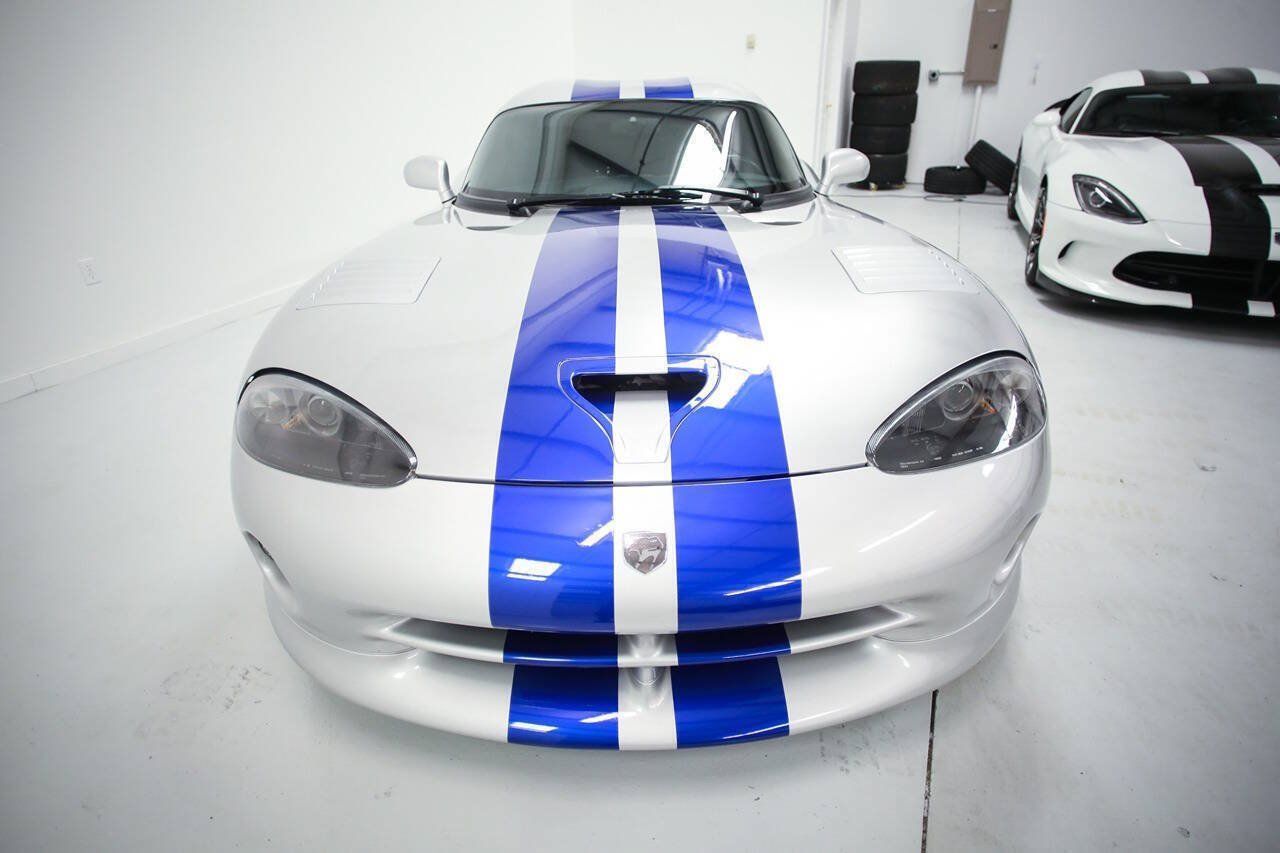 Used 1999 Dodge Viper GTS RWD image 2