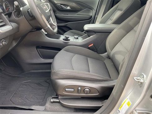 Used 2022 GMC Terrain SLE w/ Driver Convenience Package image 20