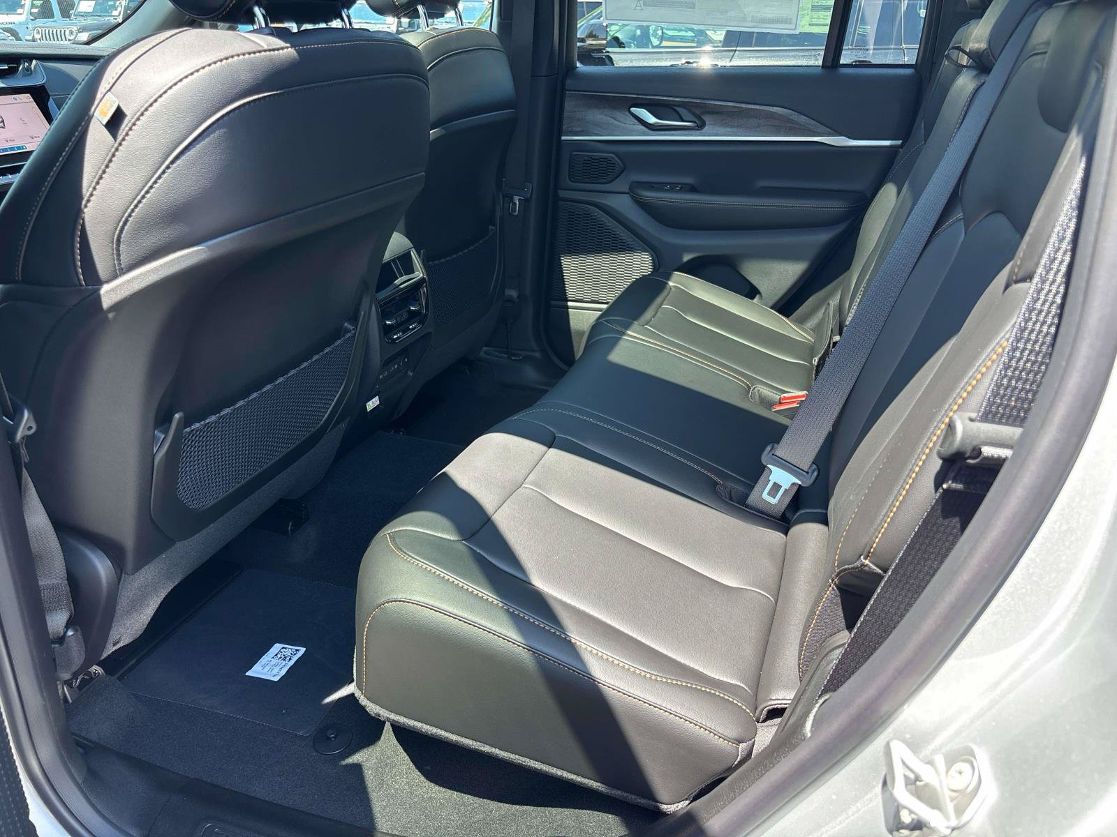 New 2026 Jeep Grand Cherokee Limited AWD/4WD image 4